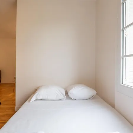 Bright & Calm Near Montparnasse Apartment Paris