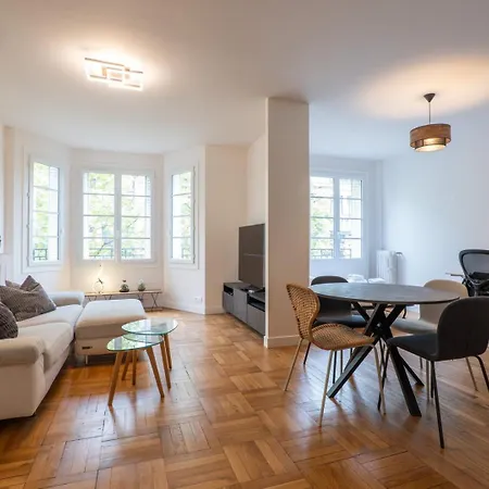 Bright & Calm Near Montparnasse Paris
